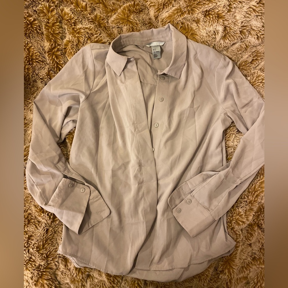 Like new grey H&M long sleeve button down blouse
